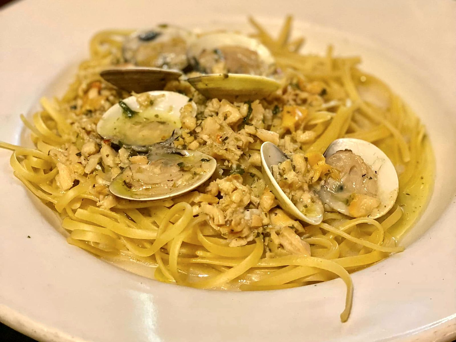 Linguine with clams at Jasper's — in-shell and chopped clams over a nest of linguine slicked with garlic and olive oil.
